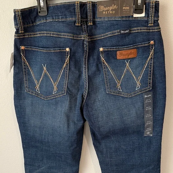 Women's Mid-RiseWrangler Jeans - Picture 3 of 6